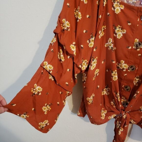 Crave Fame Large floral ruffle sleeves button fron - Picture 3 of 5